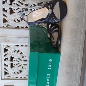 Woman's low heal shoes